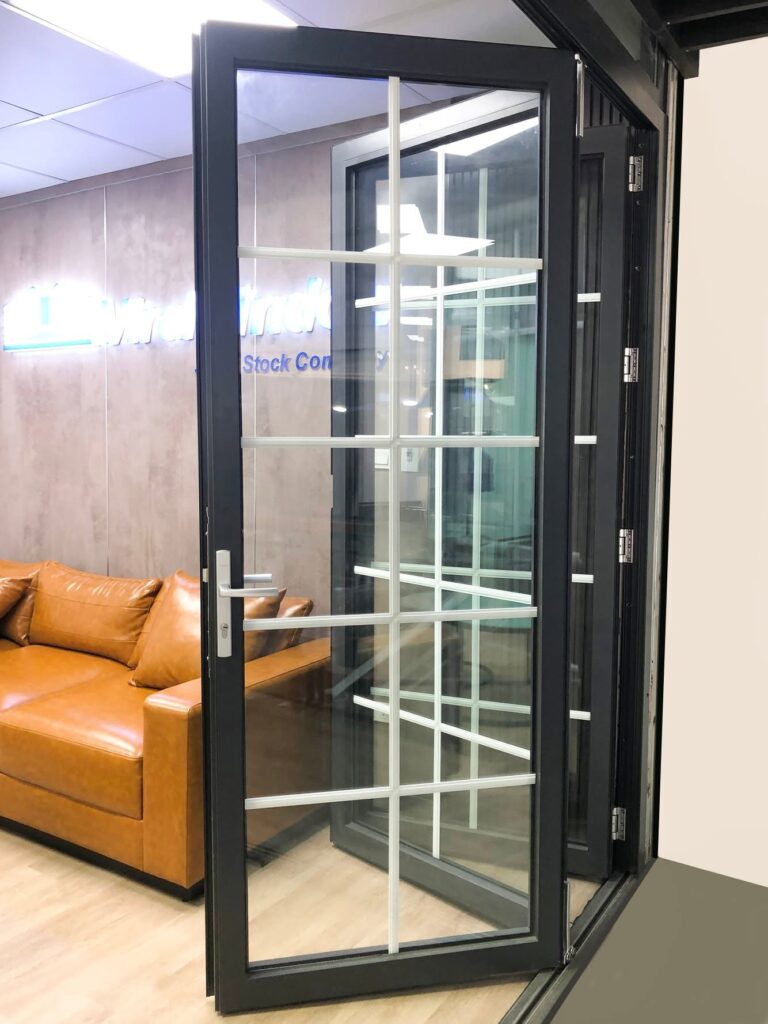 VRE80 - Hệ cửa đi mở xếp trượt Viralwindow -1 